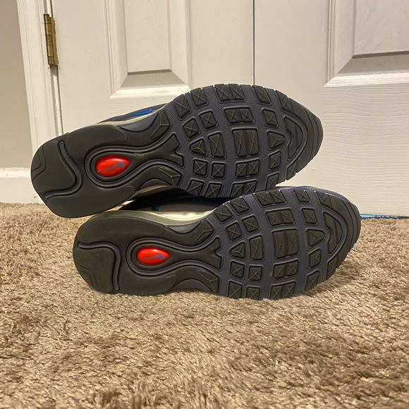 Nearly new Nike - Picture 5 of 6